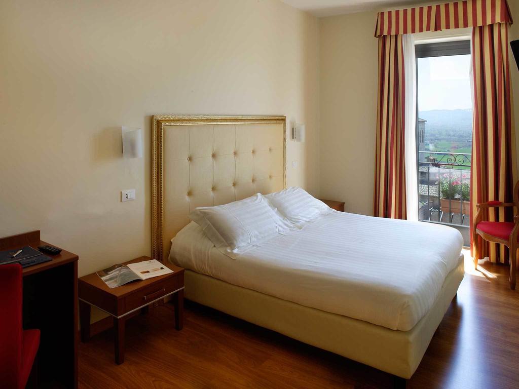 Giotto Hotel & Spa Ασίζη Δωμάτιο φωτογραφία